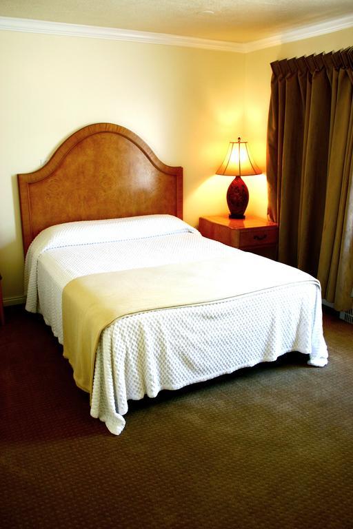 Marble Motel Tremonton Phòng bức ảnh